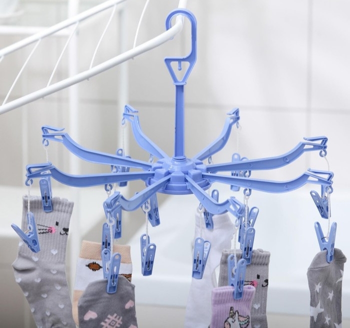 Сушилка для белья подвесная Доляна, 41×41 см, 16 прищепок, цвет синий Сушилка для белья подвесная Доляна, 41×41 см, 16 прищепок, цвет синий