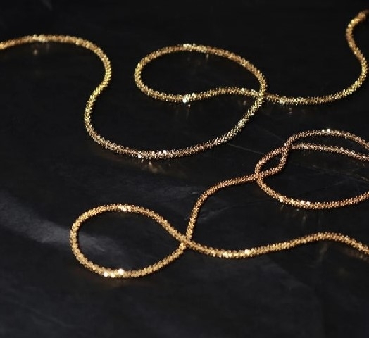 Золотая цепочка-чокер Золотая цепочка-чокер