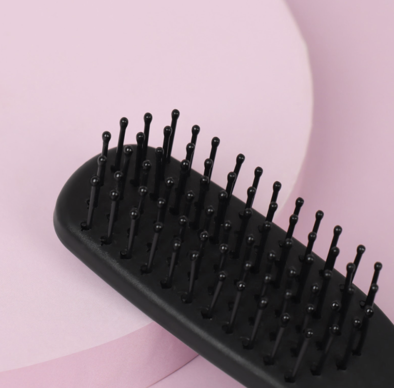 Расчёска-мини массажная, 3,5 × 13,2 см, цвет чёрный Расчёска-мини массажная, 3,5 × 13,2 см, цвет чёрный