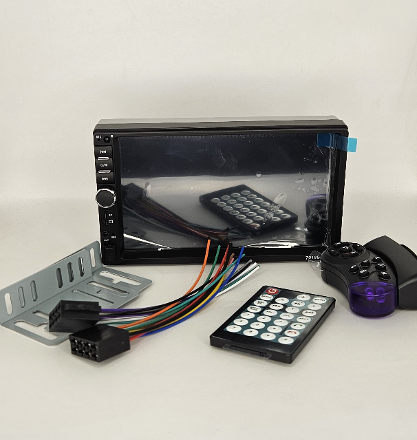 Универсальная магнитола 7018В