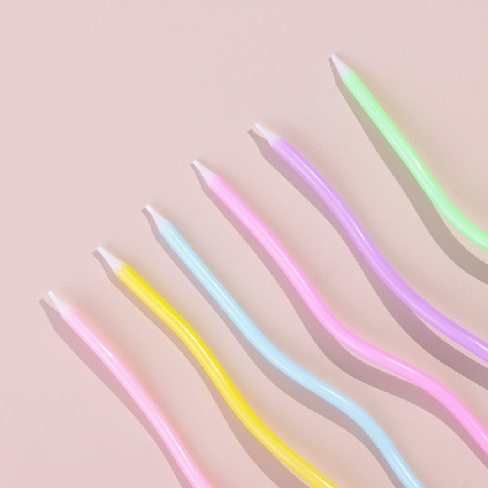 Свечи в торт коктейльные витые Свечи в торт коктейльные витые "С днем рождения", 6 шт, 16,5 см, разноцветные