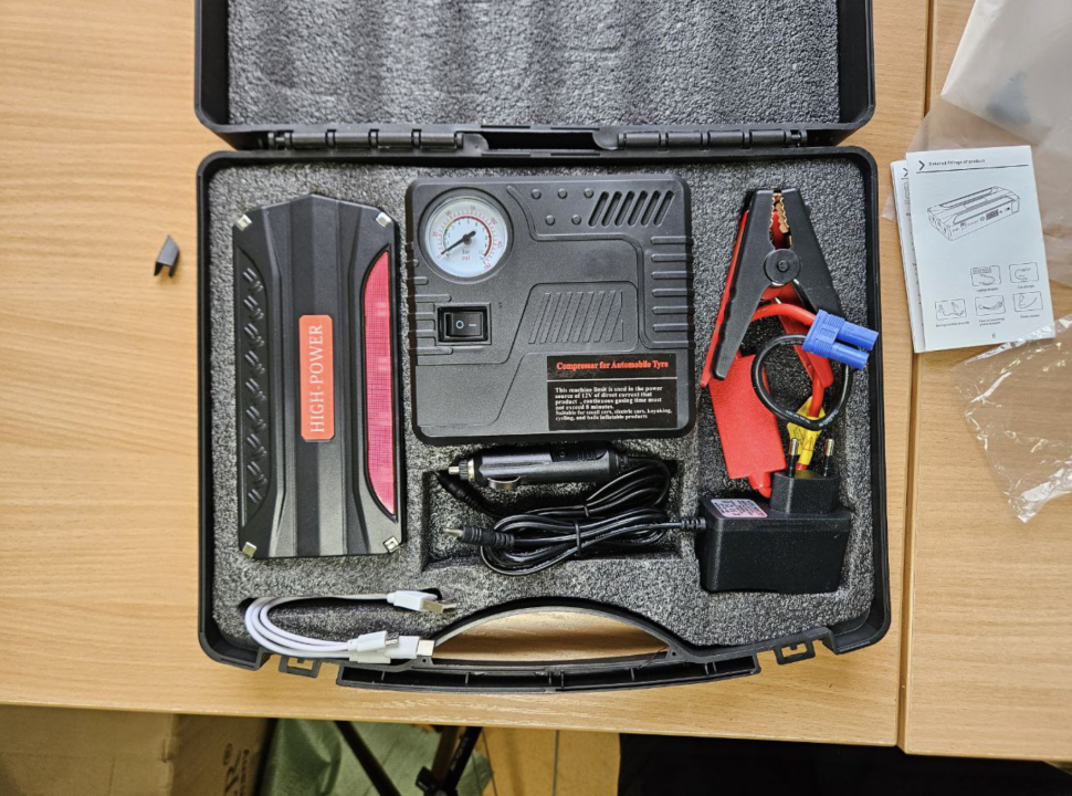 Пусковое устройство для автомобиля с компрессором