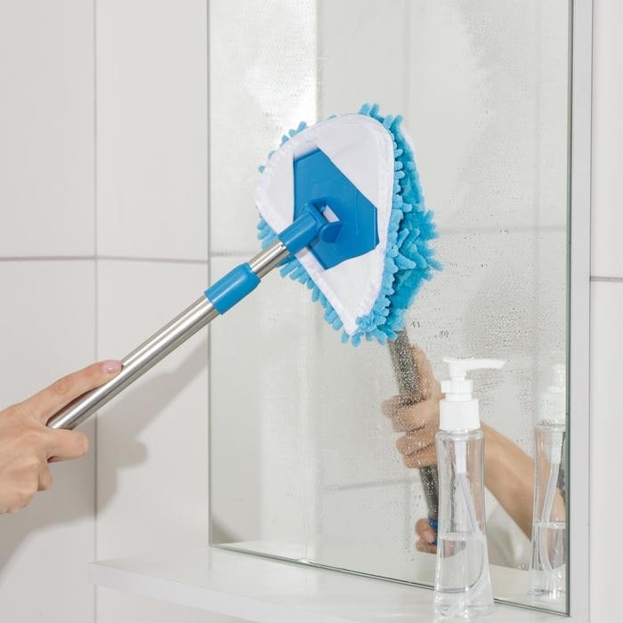 Щётка для окон Доляна, телескопическая ручка 54(86) см, поворотная головка, насадка из микрофибры 14×16 см, цвет синий Щётка для окон Доляна, телескопическая ручка 54(86) см, поворотная головка, насадка из микрофибры 14×16 см, цвет синий