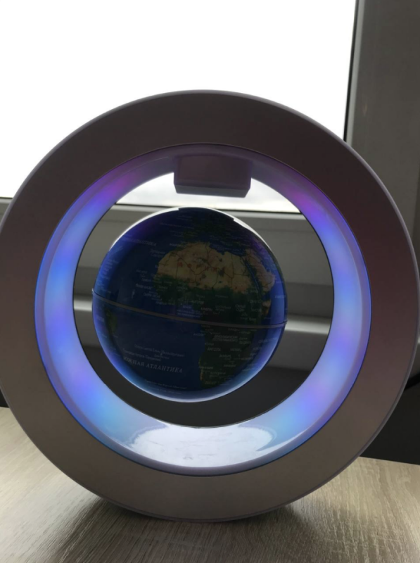 Левитирующий глобус