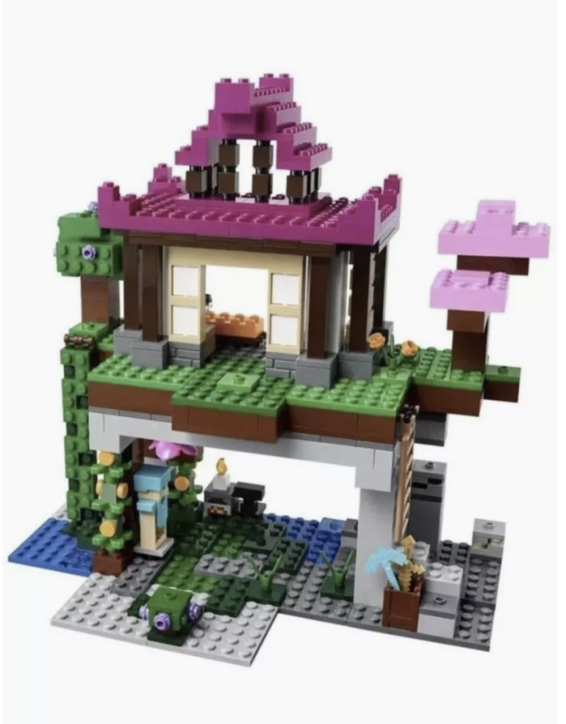 Конструктор Майнкрафт Площадка для тренировок 534 детали